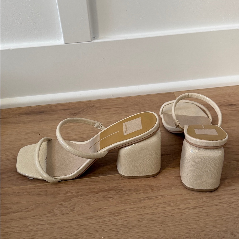 Women’s heels bundle. 5 pairs 
Elegant Black, White, and Beige Women's Shoes - Picture 15 of 16